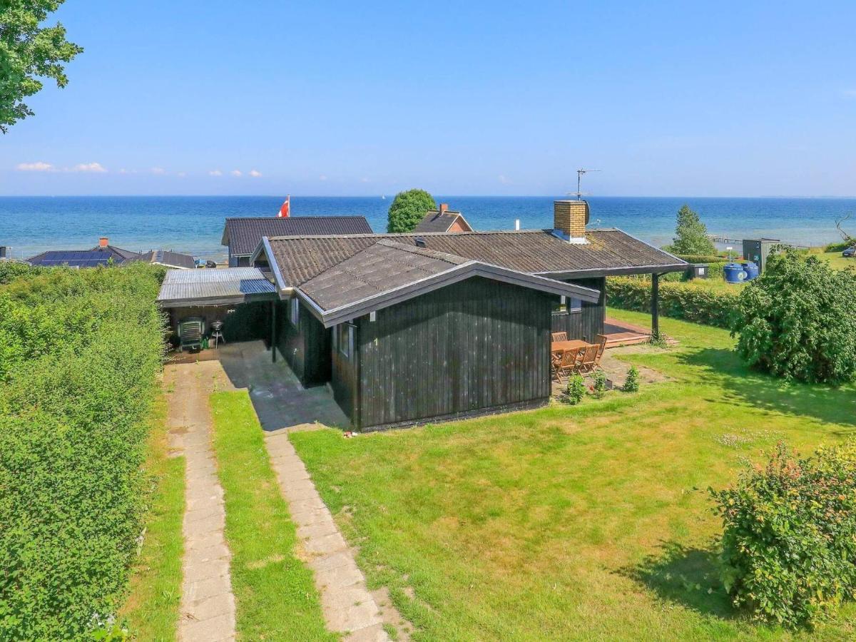 6 Person Holiday Home In Hesselager Exterior photo